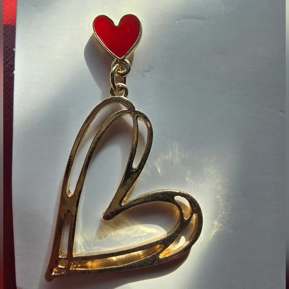 Cute heart earring. - Picture 4 of 6